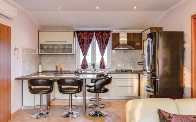 Stunning Home in Fazana With Wifi and 5 Bedrooms