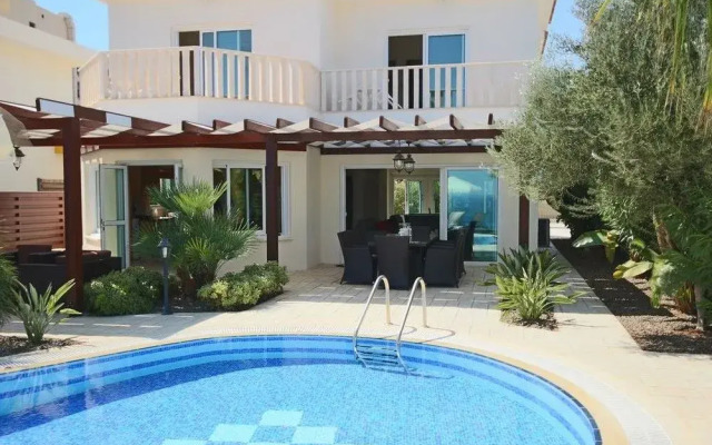 Nireas Seafront Villa
