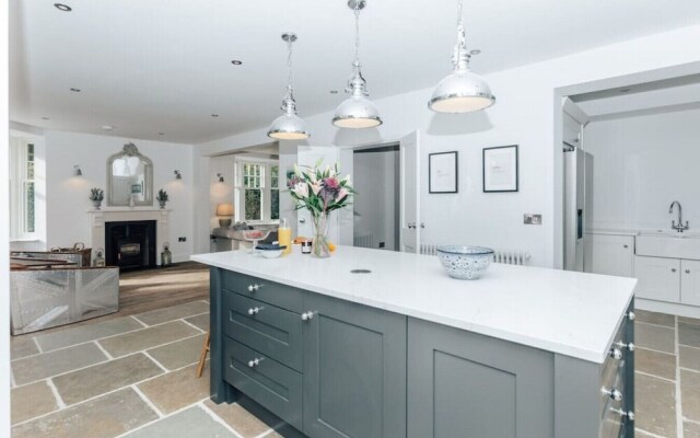 Woodvale Retreat - Sleeps 10