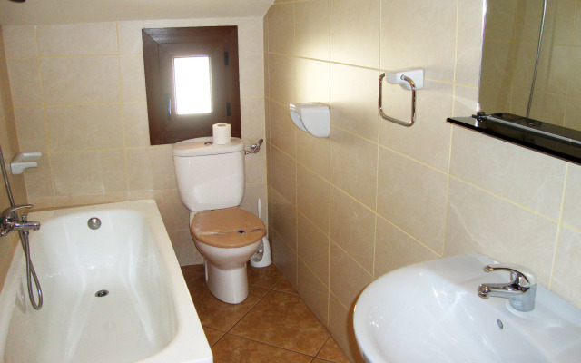 Apartaments/Hostal "@Anem.com"