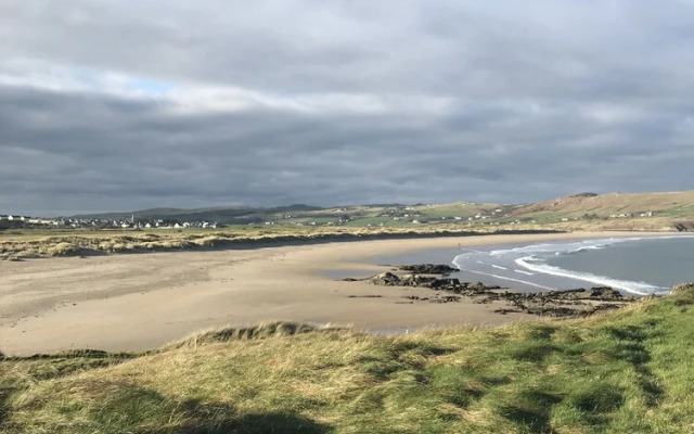 Dunfanaghy - Sea Views- in Village - Parking