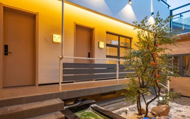 Xinzhou Huaxi Hot Spring Homestay (Xinzhou Ancient Town Branch)