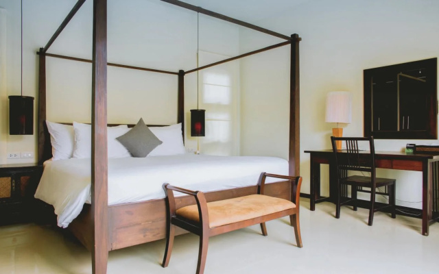 Two Villas Holiday: Oriental Style Nai Harn Beach