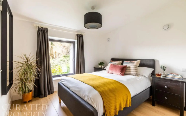 Stunning 5 Bedroom New Build With Amazing Views