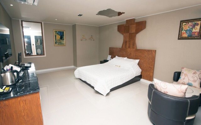 Hotel M