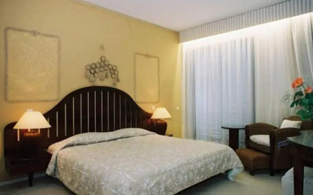 Nepheli Hotel