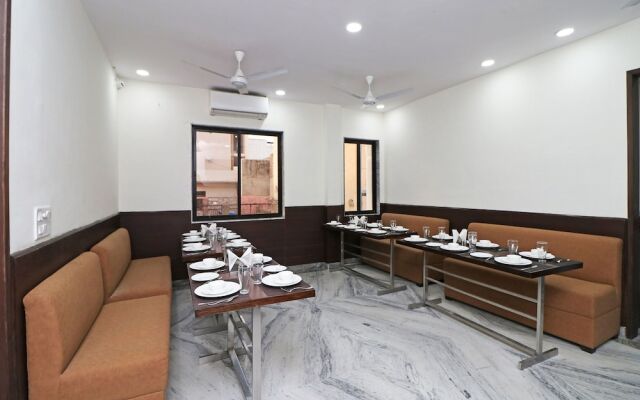OYO 12143 Hotel SKD