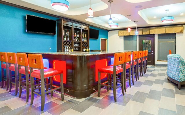 Clarion Inn & Suites Weatherford South