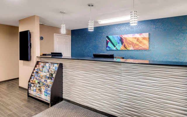 Best Western Cedar Inn