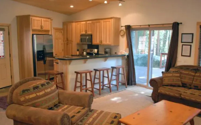 RedAwning Cabin #1L The Tree House