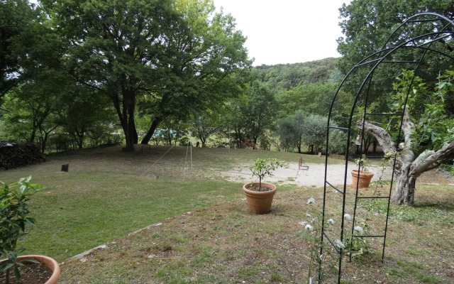Scappo In Umbria, La Escondida