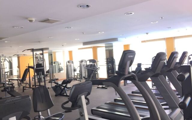 Aiya Residence & Sport Club BTS Budget Hotel