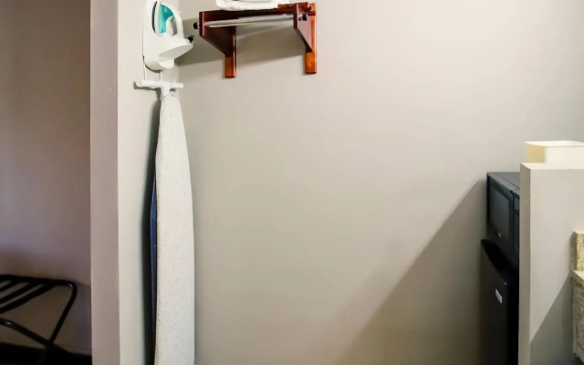 Super 8 Washington/greenville Area