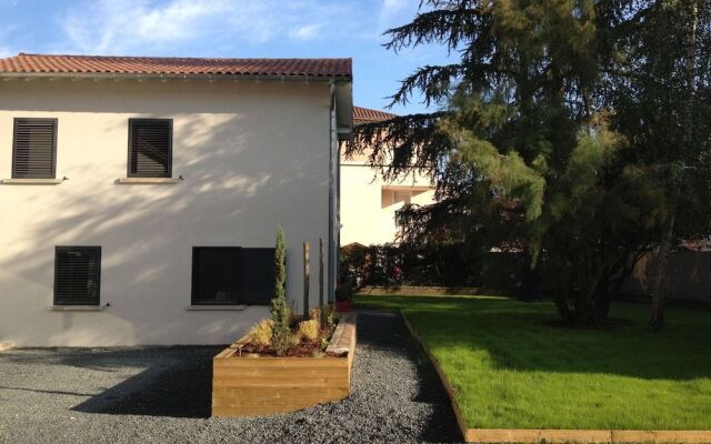 Demeure et Dependance