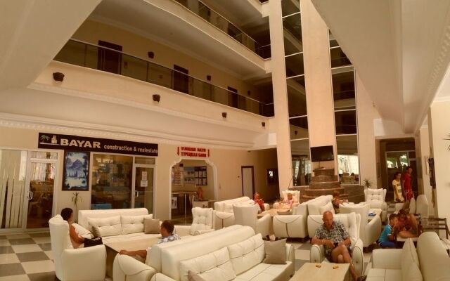 Отель Club Bayar Beach