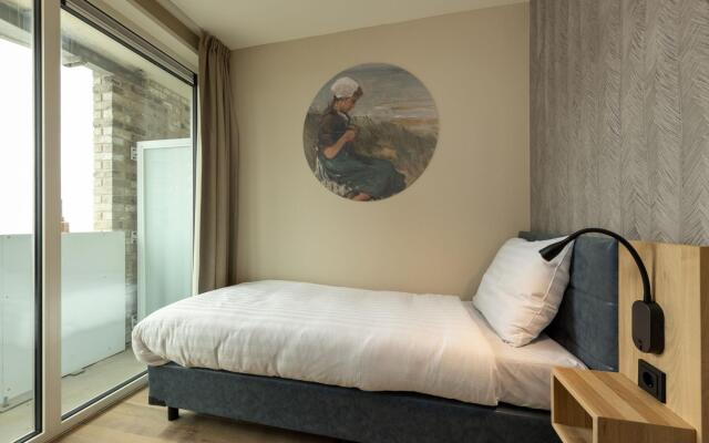 Bright Apartment Near Sea