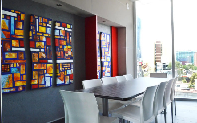 Hotel Block Suites