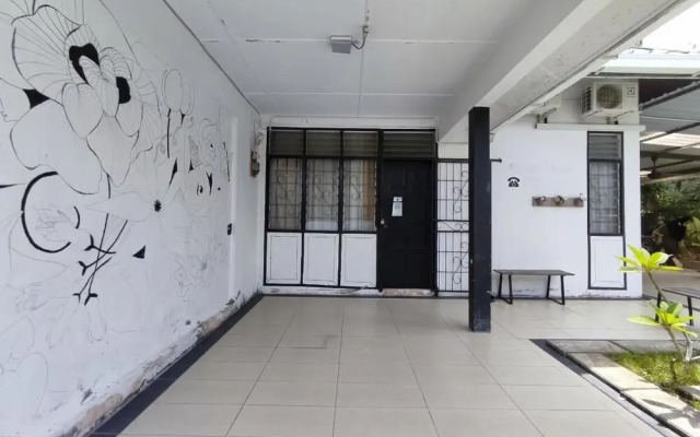 Yons' Homestay by Oyo Rooms