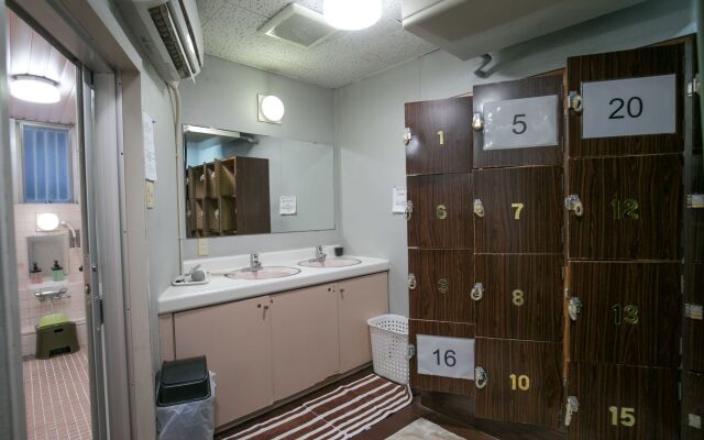Hotel Mikado - Hostel