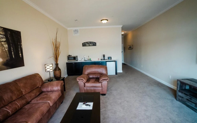 1 Bedroom Lake View Villa - Unit 606