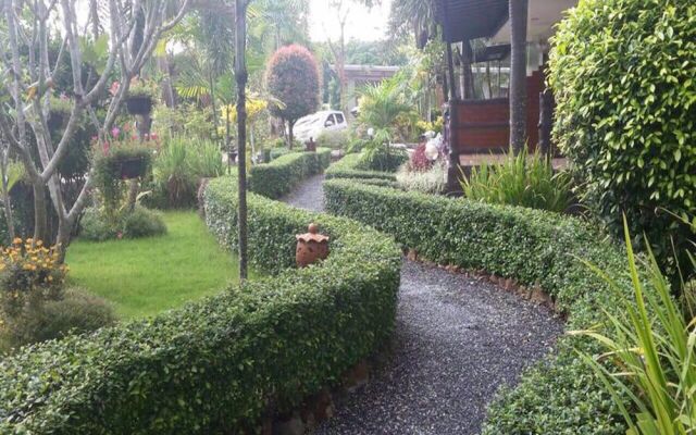 Ruenchan Resort at Saithai