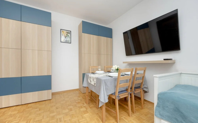 Apartment With Three Bedrooms by Renters