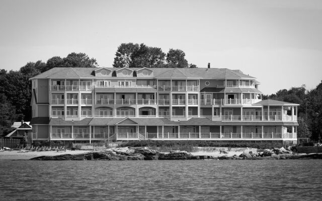 Madison Beach Hotel, Curio Collection by Hilton