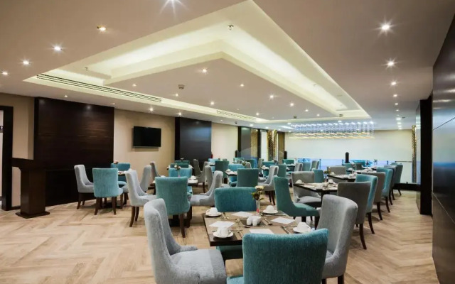 Naviti Warwick Dammam