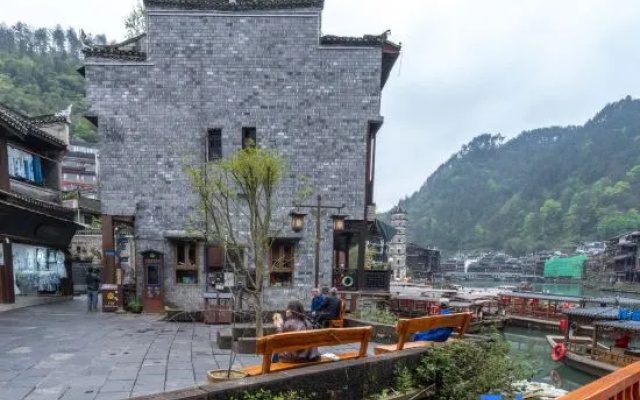 Miss Dong’s River View Homestay, Fenghuang Ancient Town – Outside – Xiangxi