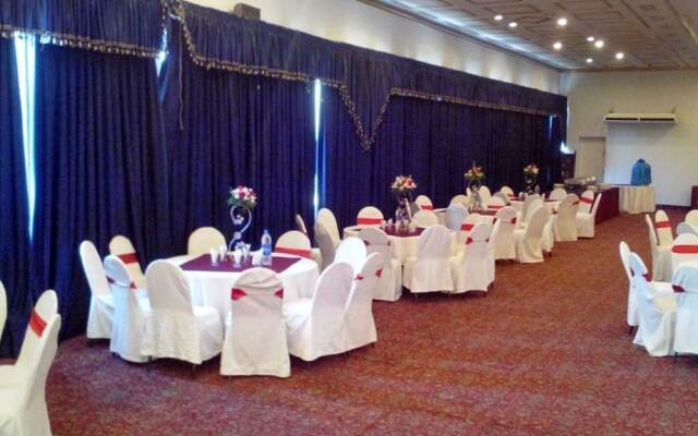 Dreamland Hotel