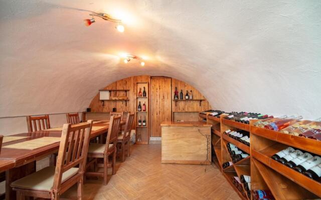 Bed&Wood in Center of Oradea 1