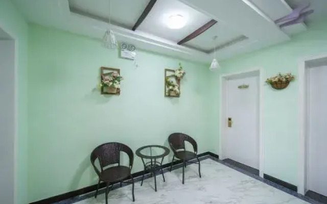 Half-corner Hostel