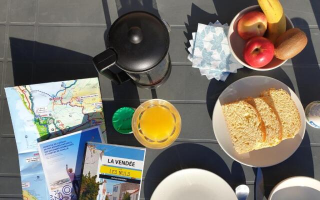 Bungalow tranquille entre océan, forêt et marais