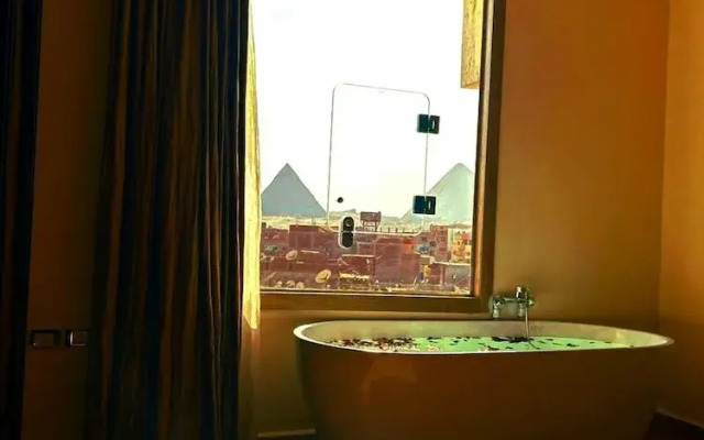 Pyramids sun temple view Inn