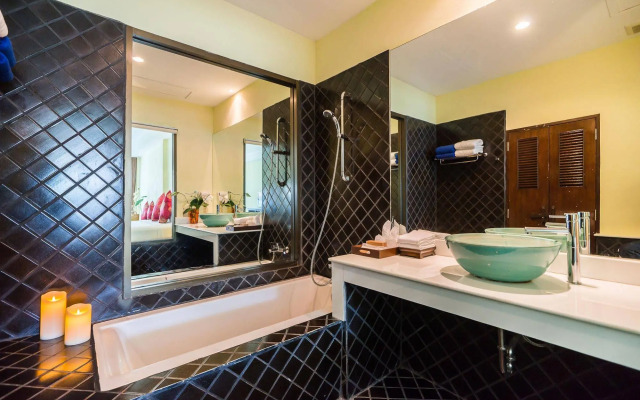 Hive Khaolak Beach Resort - Adults Only