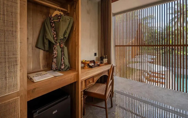 Unagi Wooden Villa by Emana