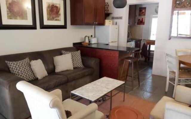 Maison - H Guest House