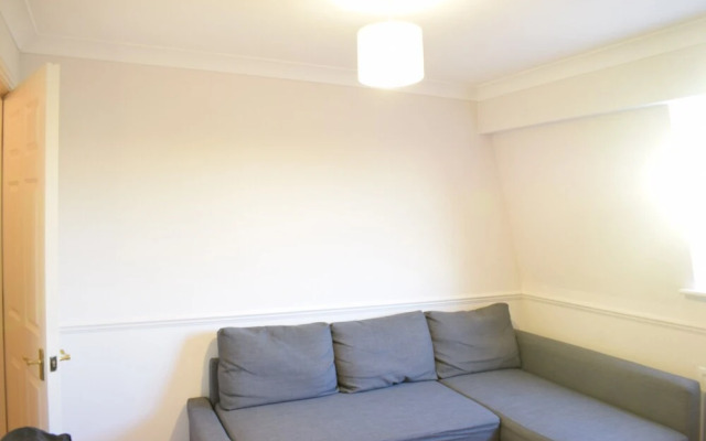 1 Bedroom Apartment in Stepney Green