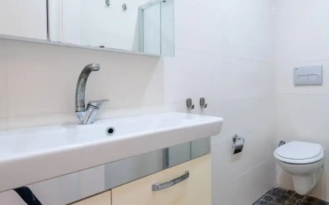 Charming Flat Near Taksim Square in Inonu Sisli