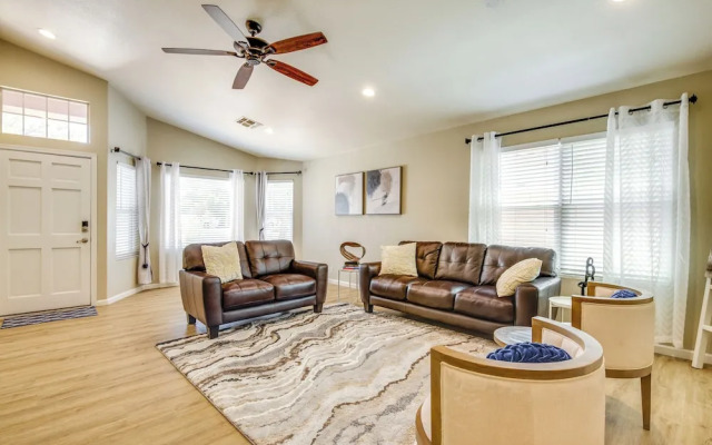 Fenced-in Pool & Patio: Gilbert Home!