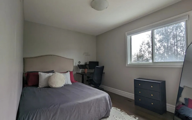 Mississauga Manor - Meadowvale