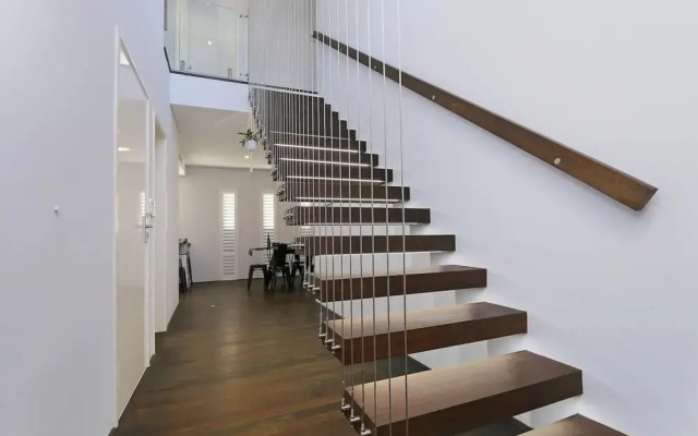 Luxury 4-bedroom House - Mount Lawley