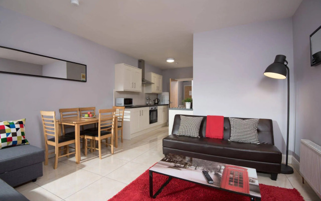 Giant Serviced Apartments