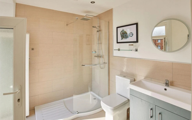 Host Stay 4 Metropole Towers