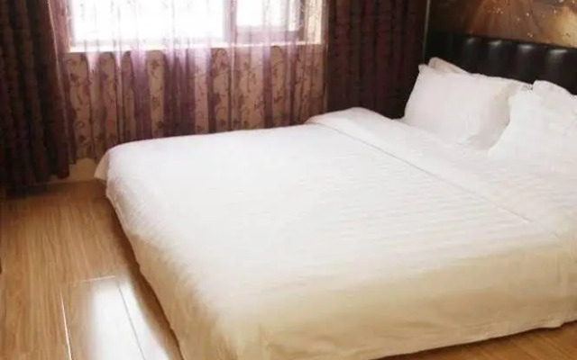 Red Hotel - Beijing