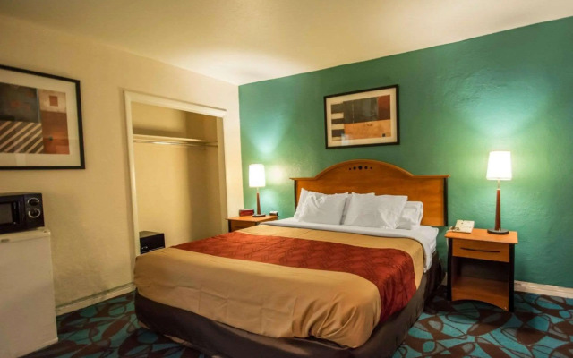 Fort Lauderdale Gardens Inn & Suites