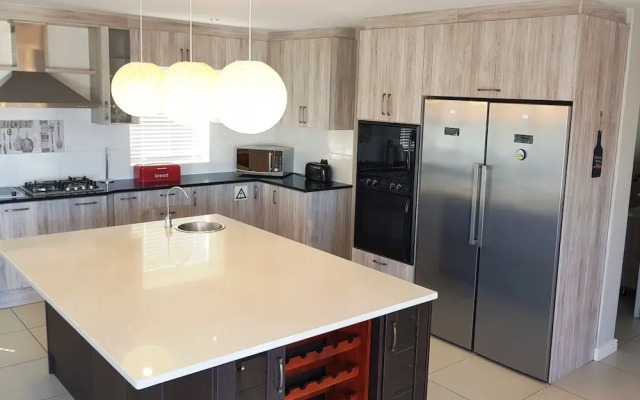 Seasons of Serenity, Langebaan 8-sleeper