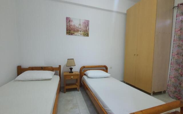Almiri Apartments By the sea