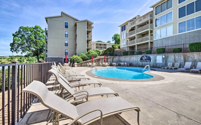 Lakefront Condo w/ Balcony in Osage Beach!