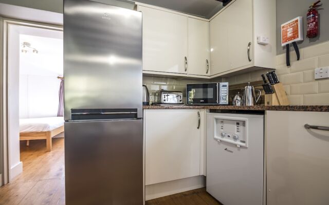 Barn Conversion - Hot Tub - Penally